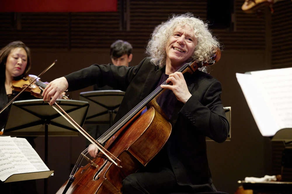 CAMERATA BERN und Steven Isserlis Credit Annette Boutellier 2